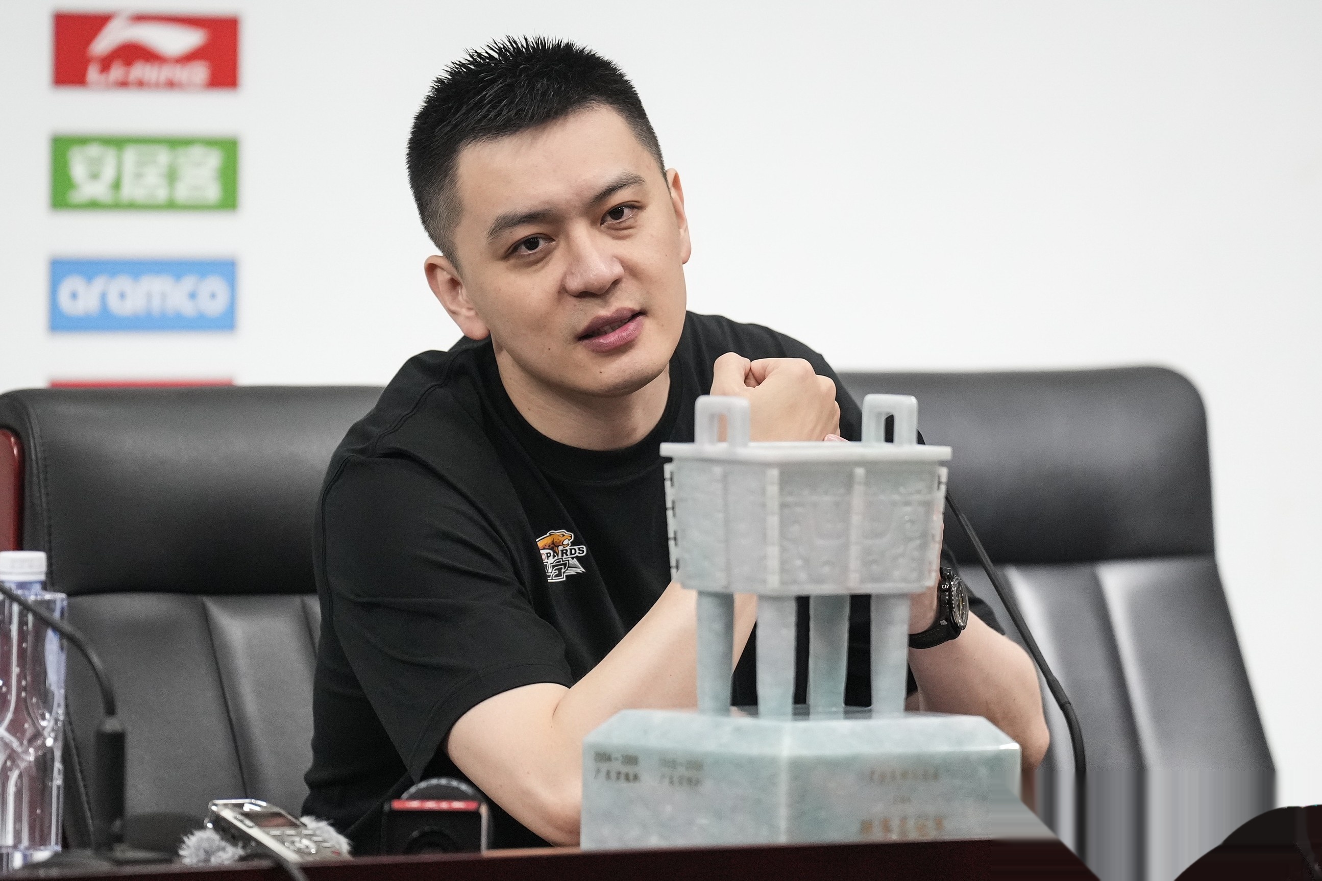 半岛体育平台官网-辽宁男篮表现出色，摘得胜利花环