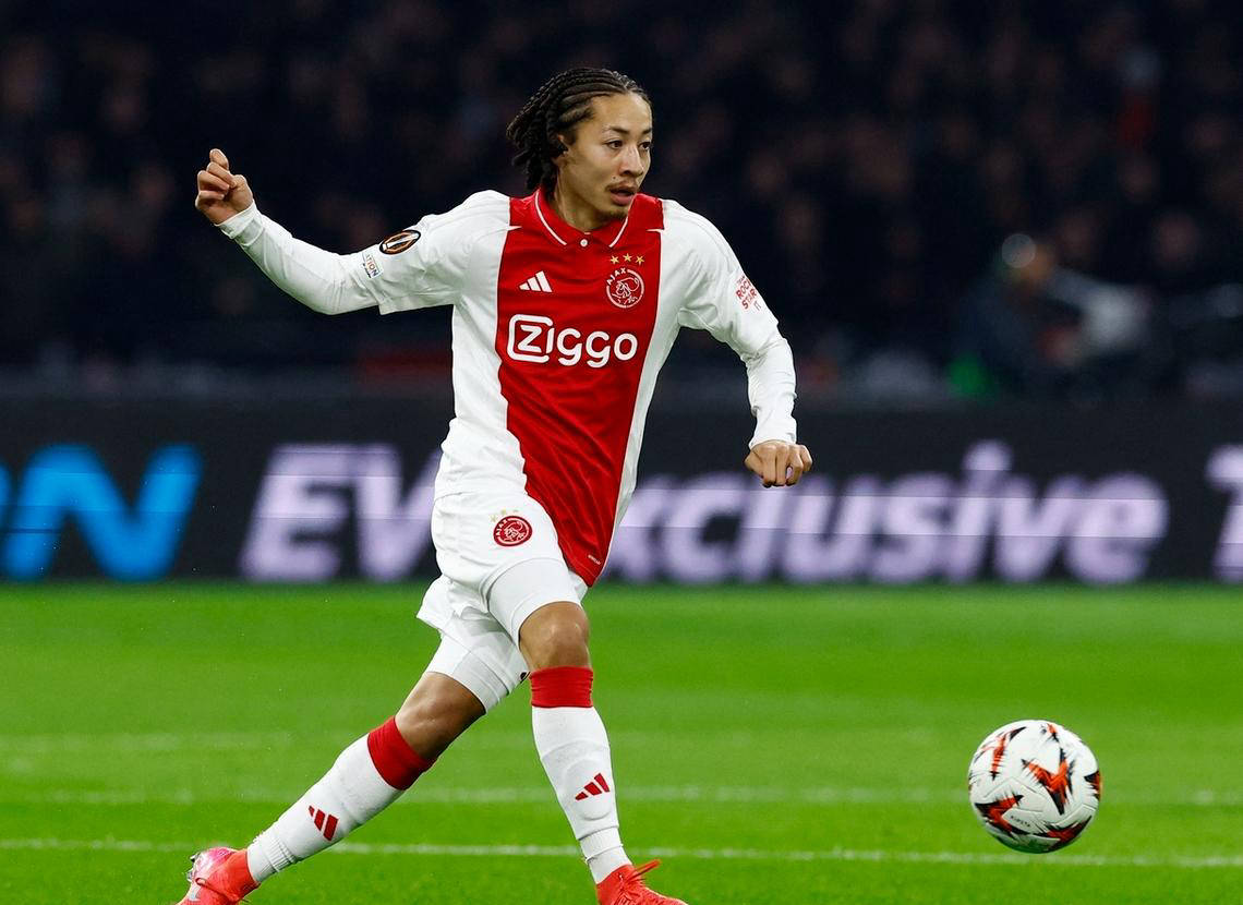 半岛体育入口-关于阿贾克斯轻松晋级，士气高昂的信息