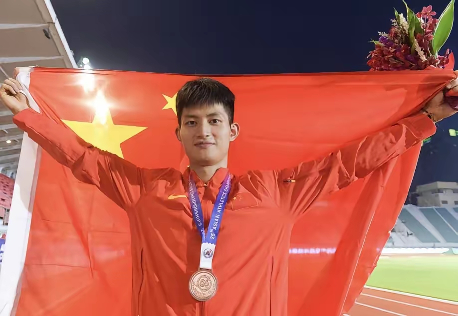 半岛综合体育官方app下载-包含中国田径队员展现强大实力，包揽多枚奖牌的词条